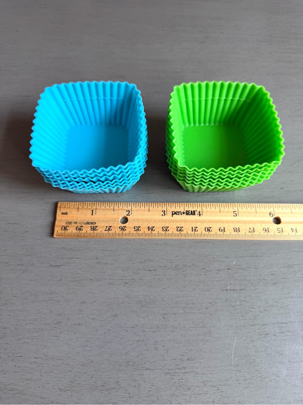 Wilton Silicone Reusable Square Baking Cups - Blue & Green 12 Total Cooking - Picture 11 of 11